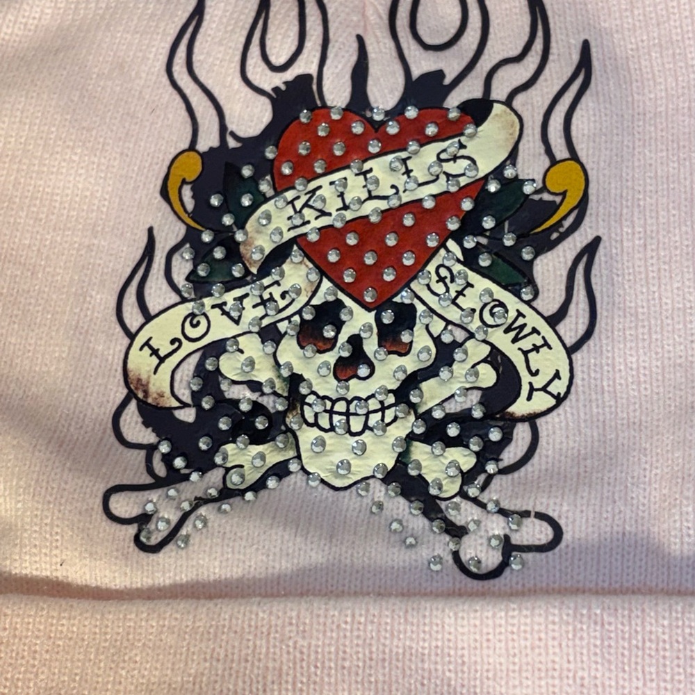 Ed Hardy Skulls bones and hearts pink knit fluffy pom pom beanie hat - Picture 4 of 6